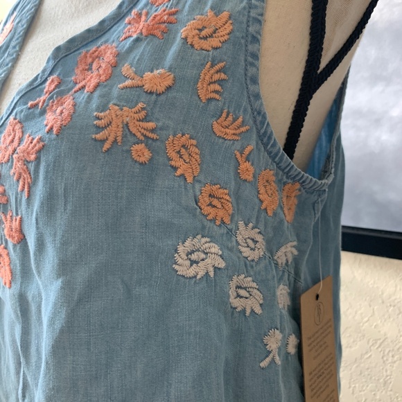 Billy T Stitch Fix Chambray Sleeve less Top Size M - Picture 6 of 10